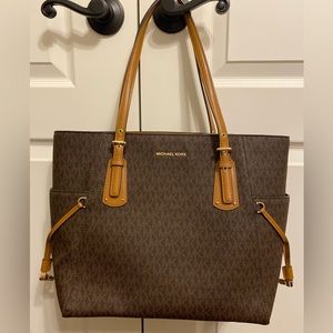 Michael Kors Voyager Handbag NWOT